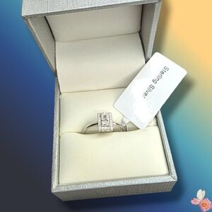 Emerald Moissanite Halo Ring 925 Sterling Silver Size 7.25 529